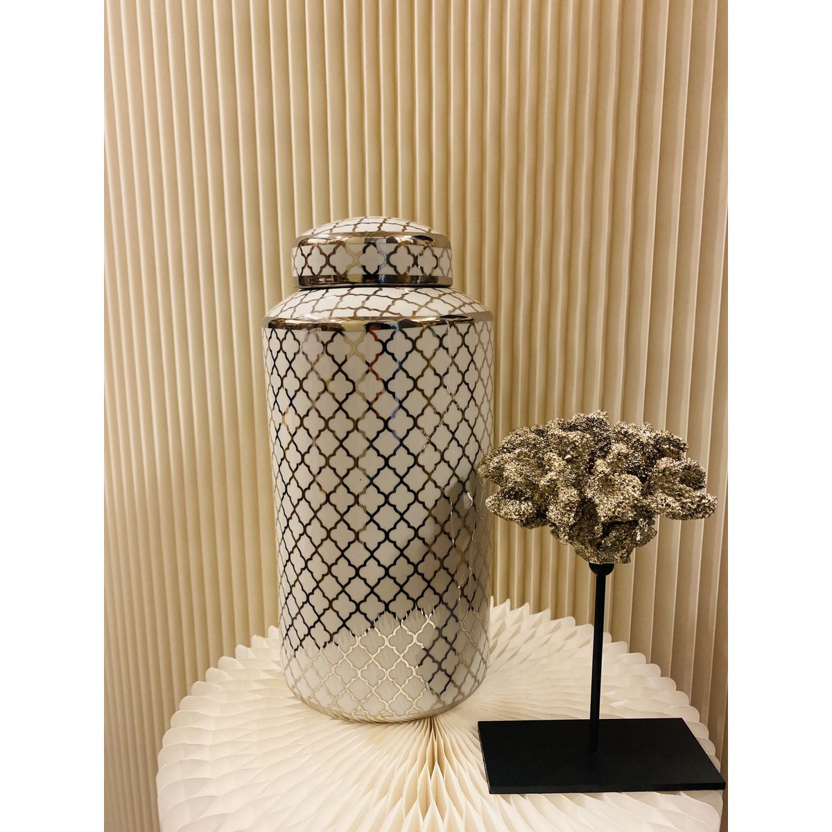 Keramieken pot wit goud (klein formaat: H*30 B*15)