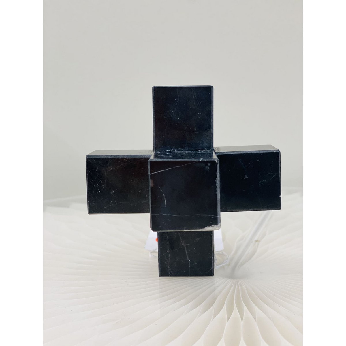 Licht luxe modern eenvoudig marmeren kruis zwart Klein formaat: 9cm*9cm*9cm
